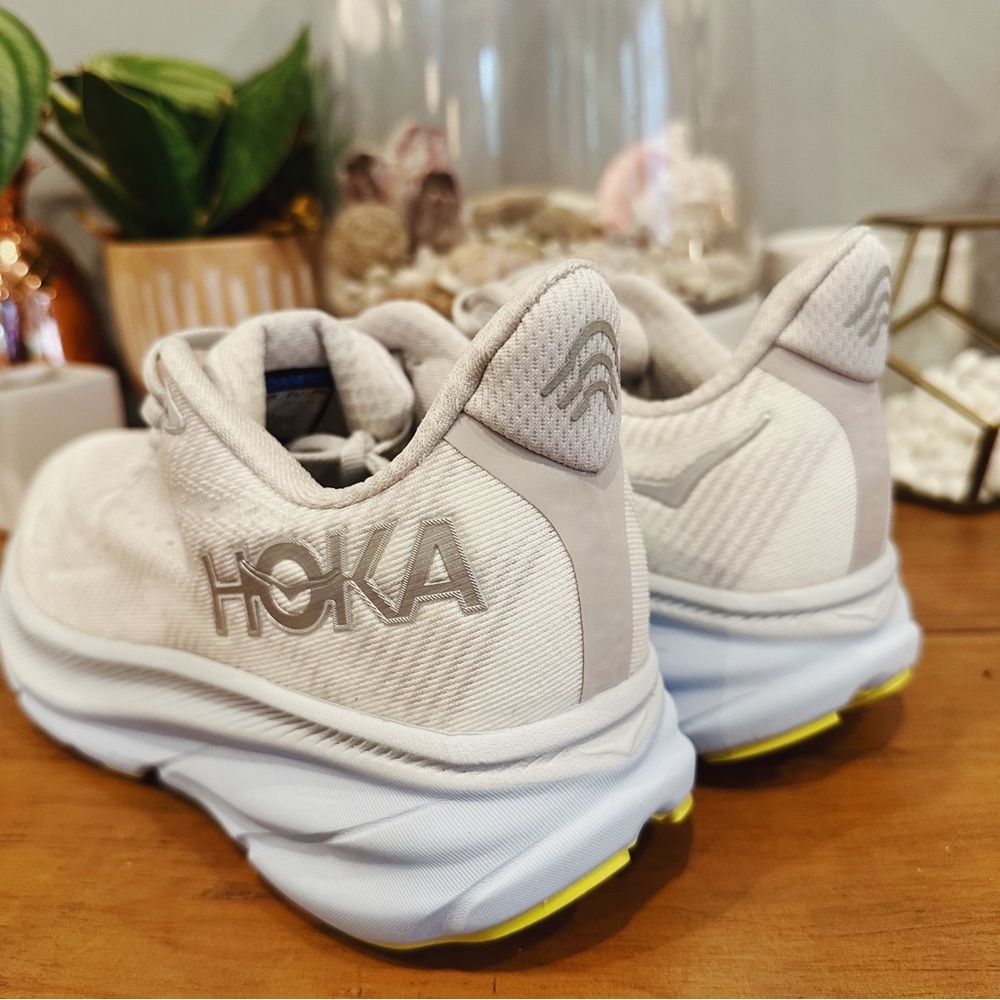 Hoka Women’s Clifton 9 in Nimbus Cloud/Ice water - Picture 7 of 8